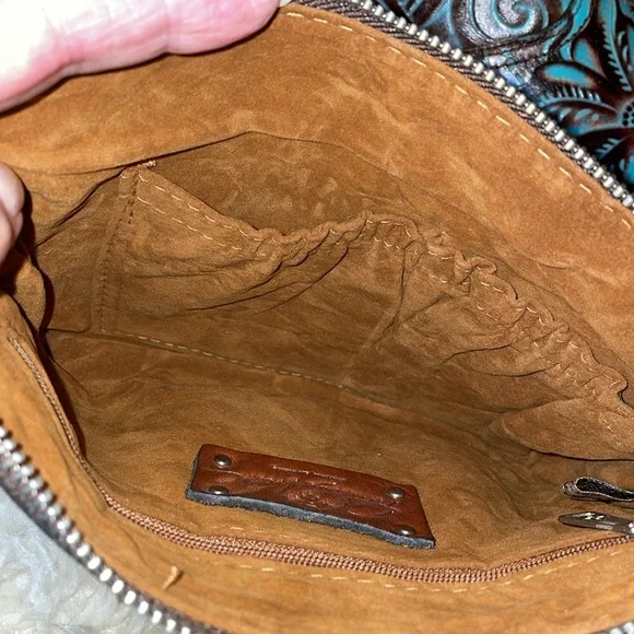 Patricia Nash Turquoise Cassini Zipper Clutch. - Picture 3 of 7